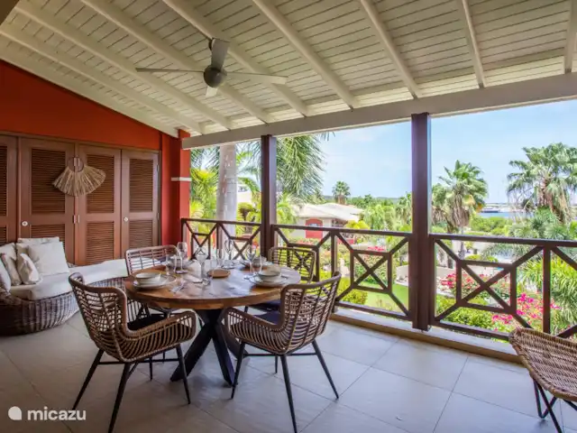 Quartier Jan Thiel | appartement B7 | Curaçao, Banda Ariba (est), Spaanse Water - appartement Balcon ombragé avec vue sur les eaux espagnoles.