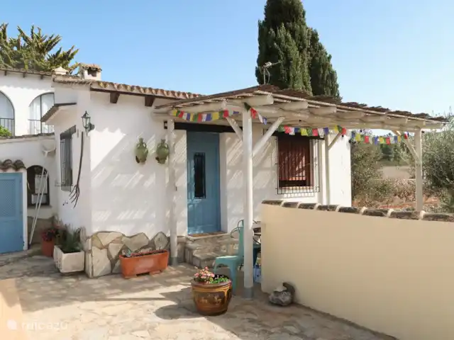 tiny house huren in Spanje, Costa Blanca, Lliber – Casa Llibertat Casita Benigembla vooraanzicht casita