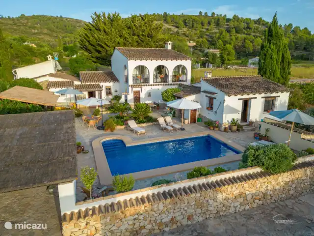 tiny house huren in Spanje, Costa Blanca, Lliber – Casa Llibertat Casita Benigembla vooraanzicht Casa Llibertat