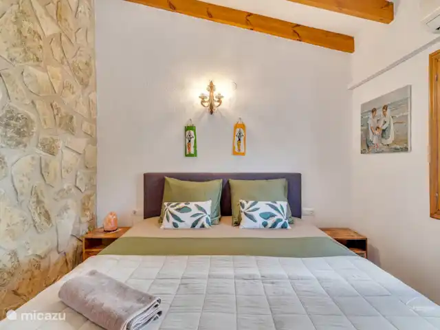 tiny house huren in Spanje, Costa Blanca, Lliber – Casa Llibertat Casita Benigembla slaapkamer casita