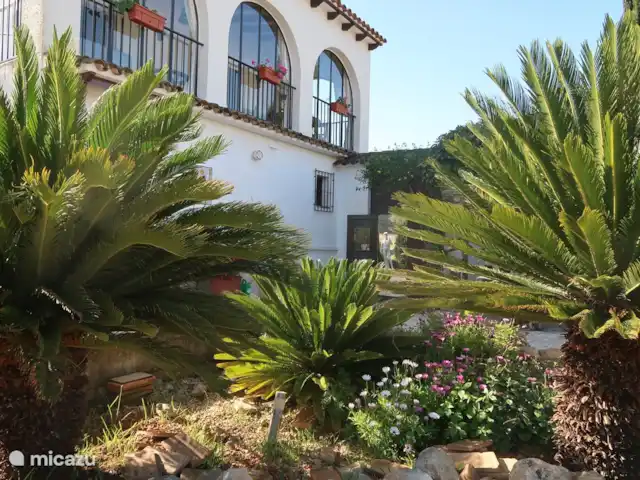 tiny house huren in Spanje, Costa Blanca, Lliber – Casa Llibertat Casita Benigembla binnentuin