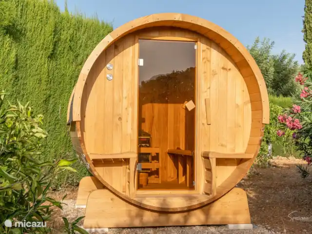 tiny house huren in Spanje, Costa Blanca, Lliber – Casa Llibertat Casita Benigembla barrel sauna