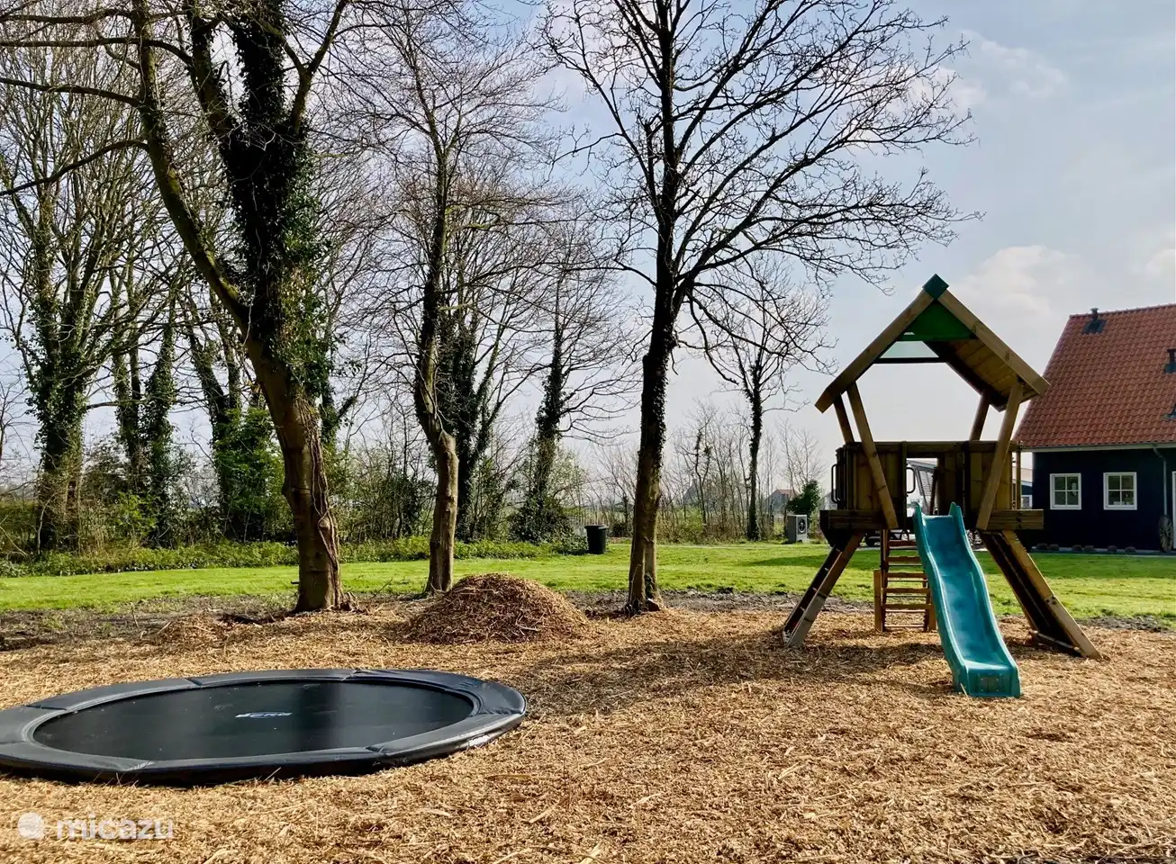 Speeltuin op het erf