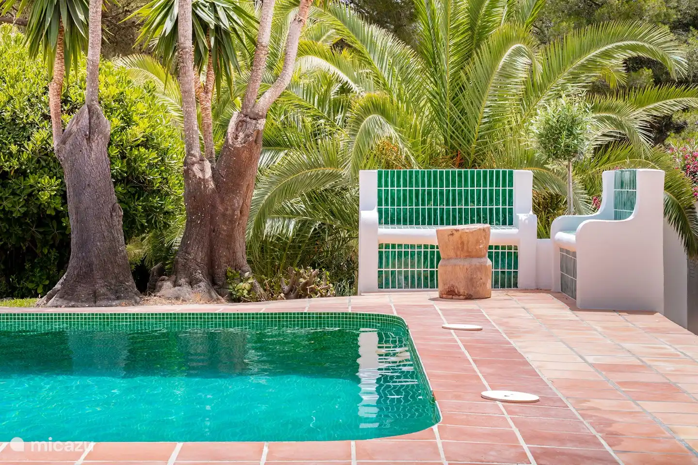 Siège à la piscine