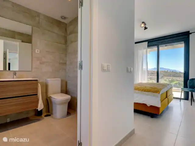 Location de Vacances Espagne, Andalousie, Mijas, appartement - Fairways La Cala Golf salle de bain avec salle de bain attenante