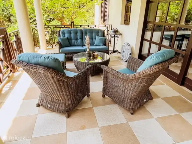 Belle villa à Blue Bay Resort | Curaçao, Curaçao-Centre, Blue Bay - villa Bel ensemble de salon