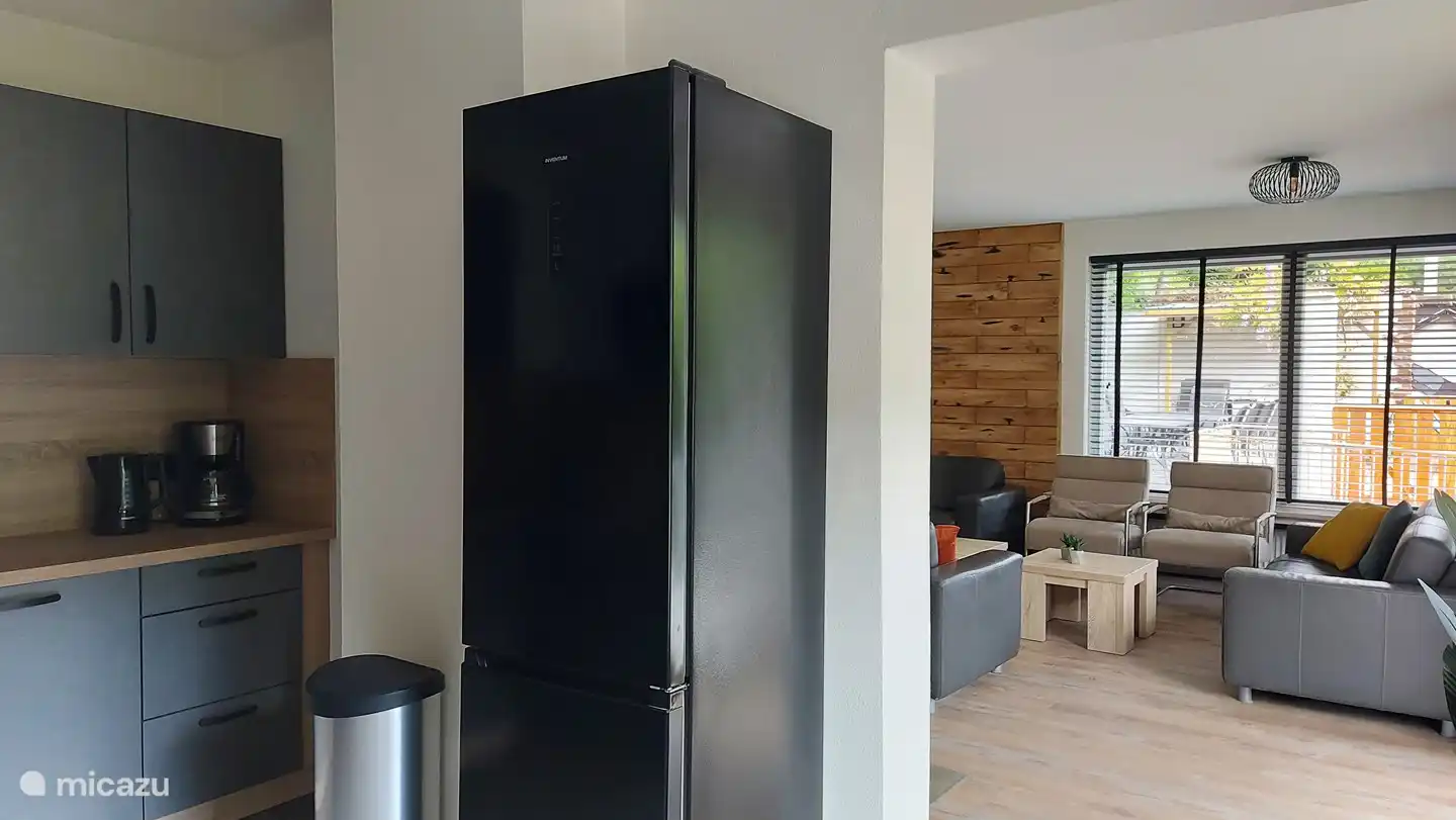 Cocina con todos los electrodomésticos