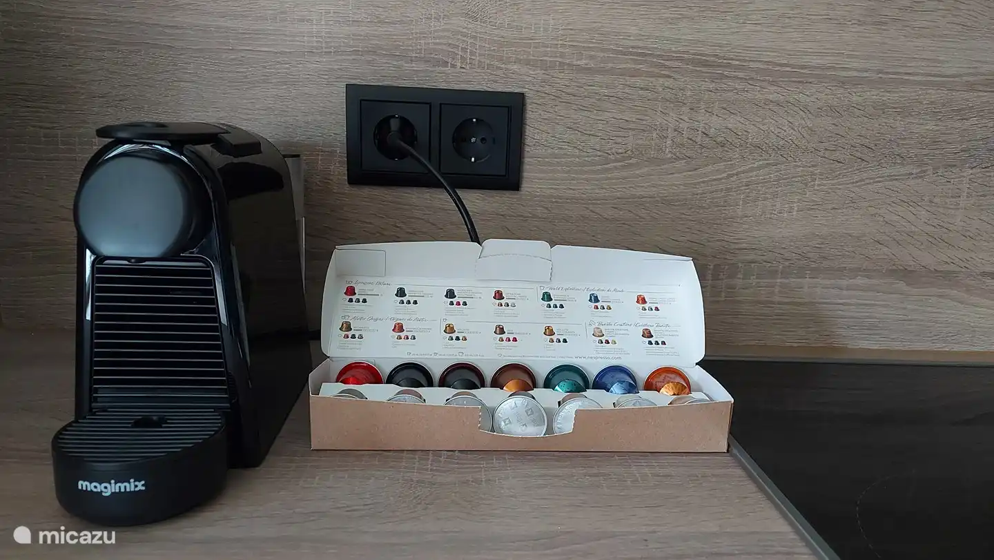 Cocina con todos los electrodomésticos