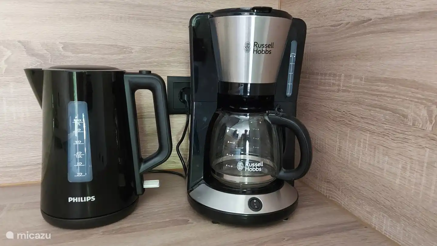 Cocina con todos los electrodomésticos