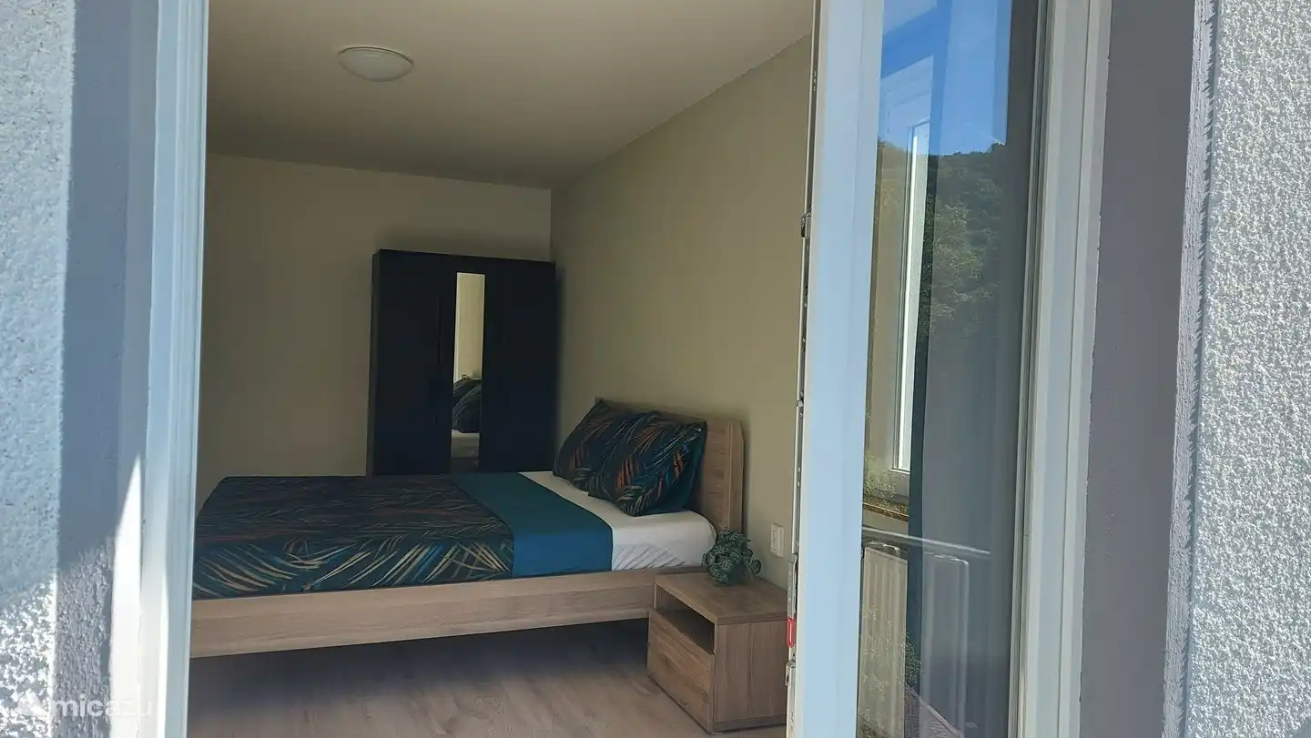 Dormitorio 1 con balcón