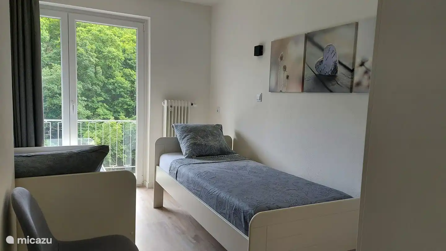 Dormitorio 2 con balcón