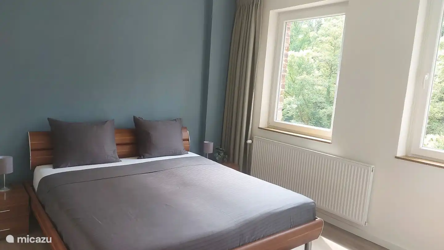 Dormitorio 5, armario y cama king size 180*200.
Schlafzimmer 5, Kleiderschrank y Kingsize-Bett 180*200