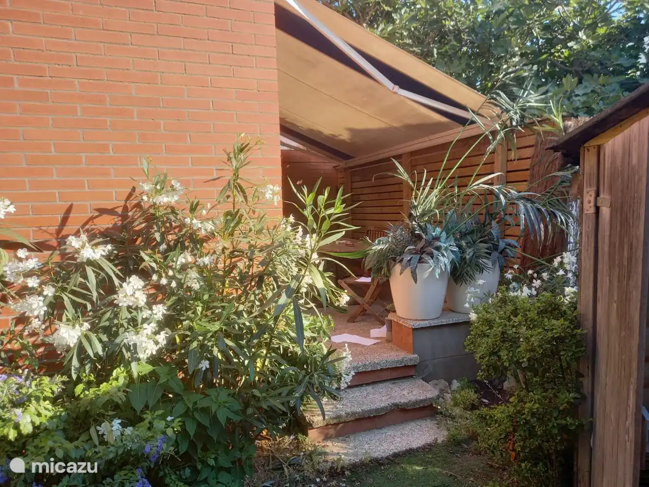 Terrasse mit Schatten