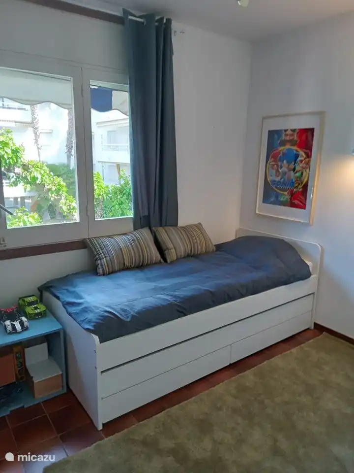 Kinderzimmer mit Einzel- oder Doppelbett