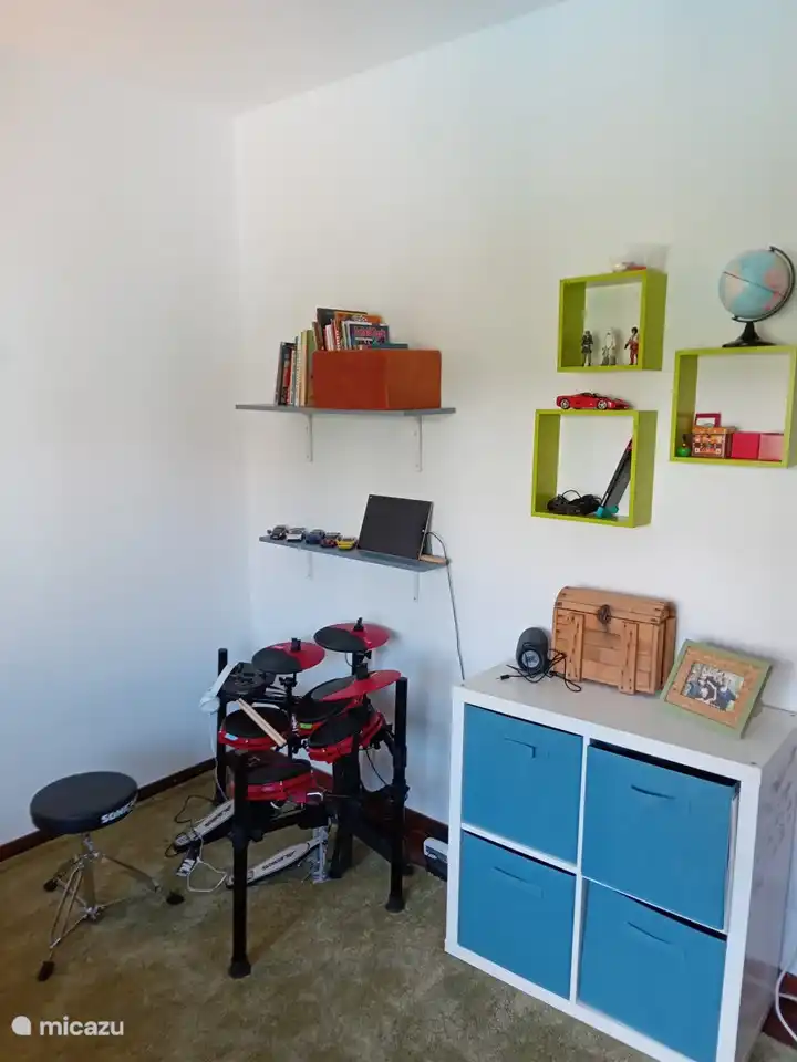 Kinderzimmer mit Einzel- oder Doppelbett