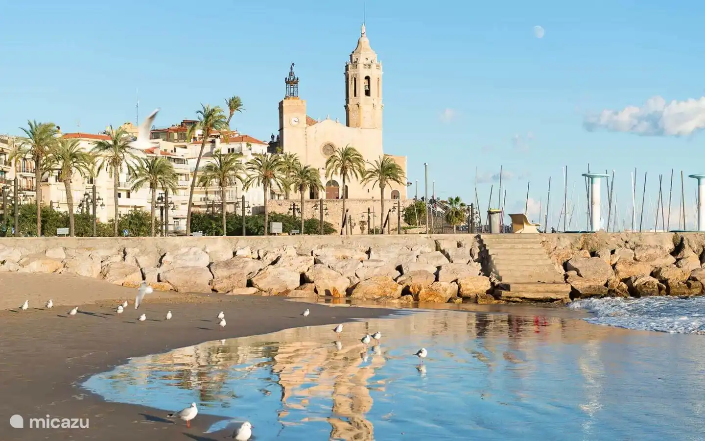 Zu Fuß zum historischen Zentrum von Sitges