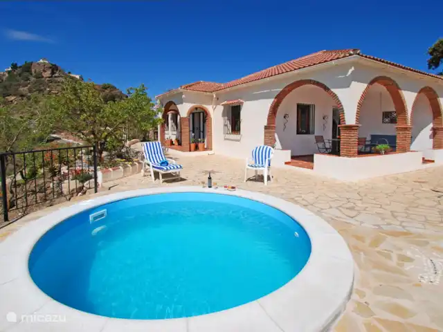 Villa Los Cuatro Vientos huren in Spanje, Costa del Sol, Comares - villa En daarna weer het zwembad in om te verfrissen. Het leven kan hard zijn, nietwaar ?