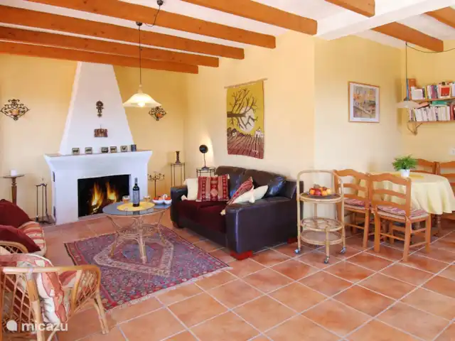 Villa Los Cuatro Vientos huren in Spanje, Costa del Sol, Comares - villa De eethoek is gezellig en eenleuke plek om spelletjes te spelen.