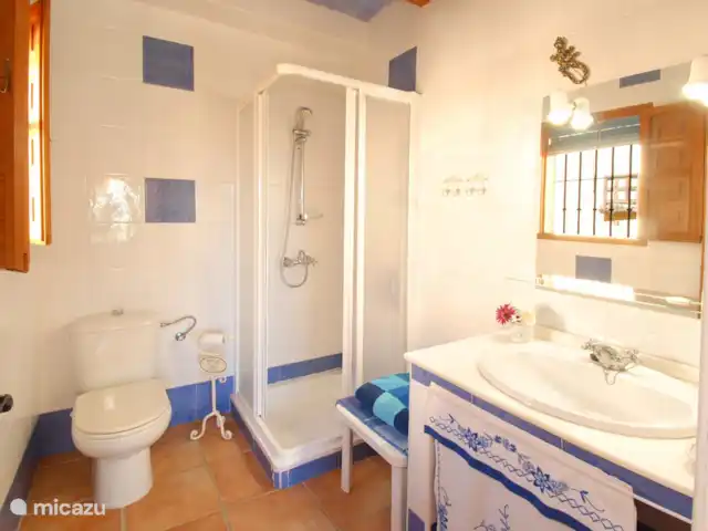Villa Los Cuatro Vientos huren in Spanje, Costa del Sol, Comares - villa Badkamer 1 met douche en toilet.
