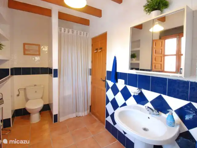 Villa Los Cuatro Vientos huren in Spanje, Costa del Sol, Comares - villa De tweede badkamer bevindt zich tussen de 2 slaapkamers.