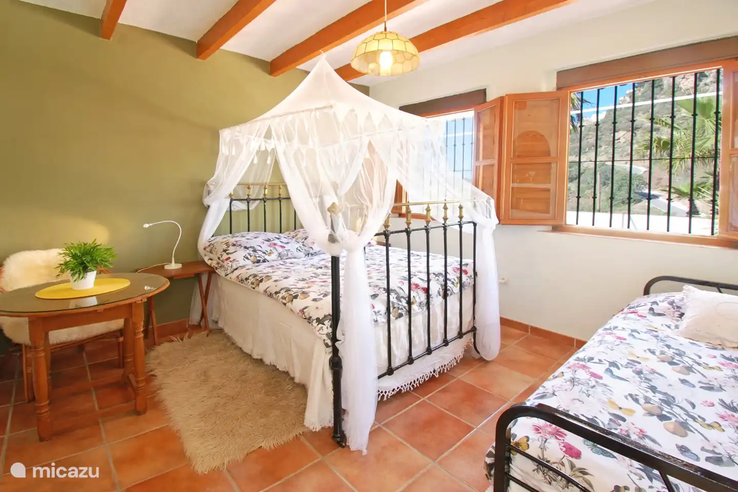 Auch wenn Sie das Einzelbett nutzen, ist noch genügend Platz vorhanden.