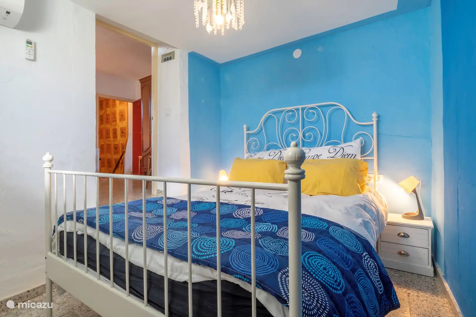 Romantic bedroom with bed of 140 wide. With air conditioning.