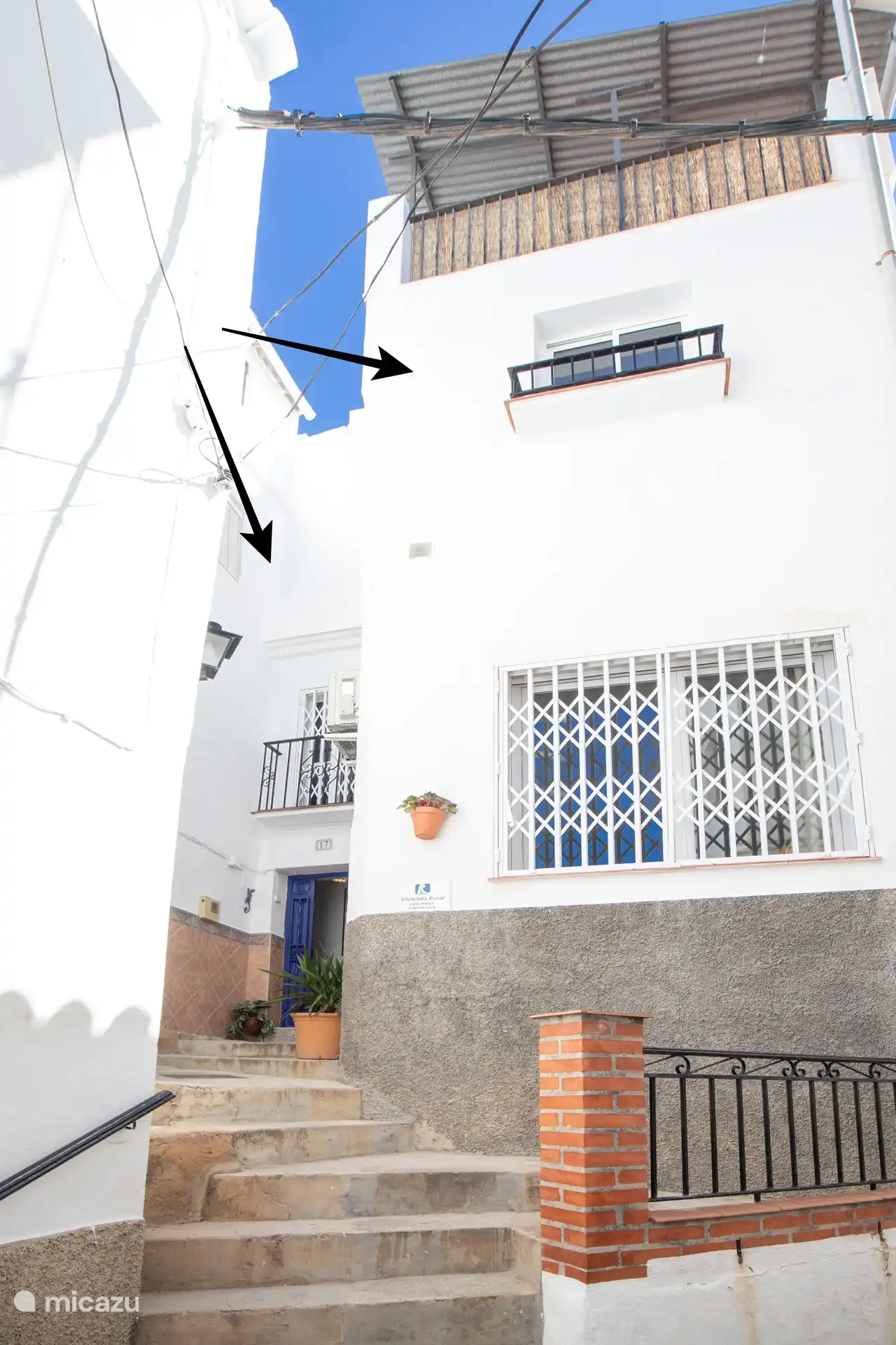 Entrance of the house. Look at the black arrow.