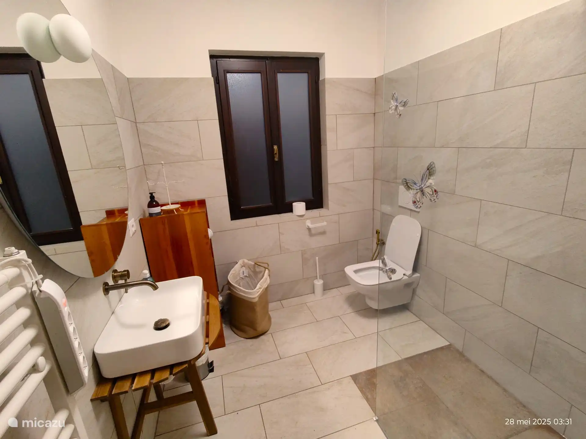 Baño recién nuevo en planta baja