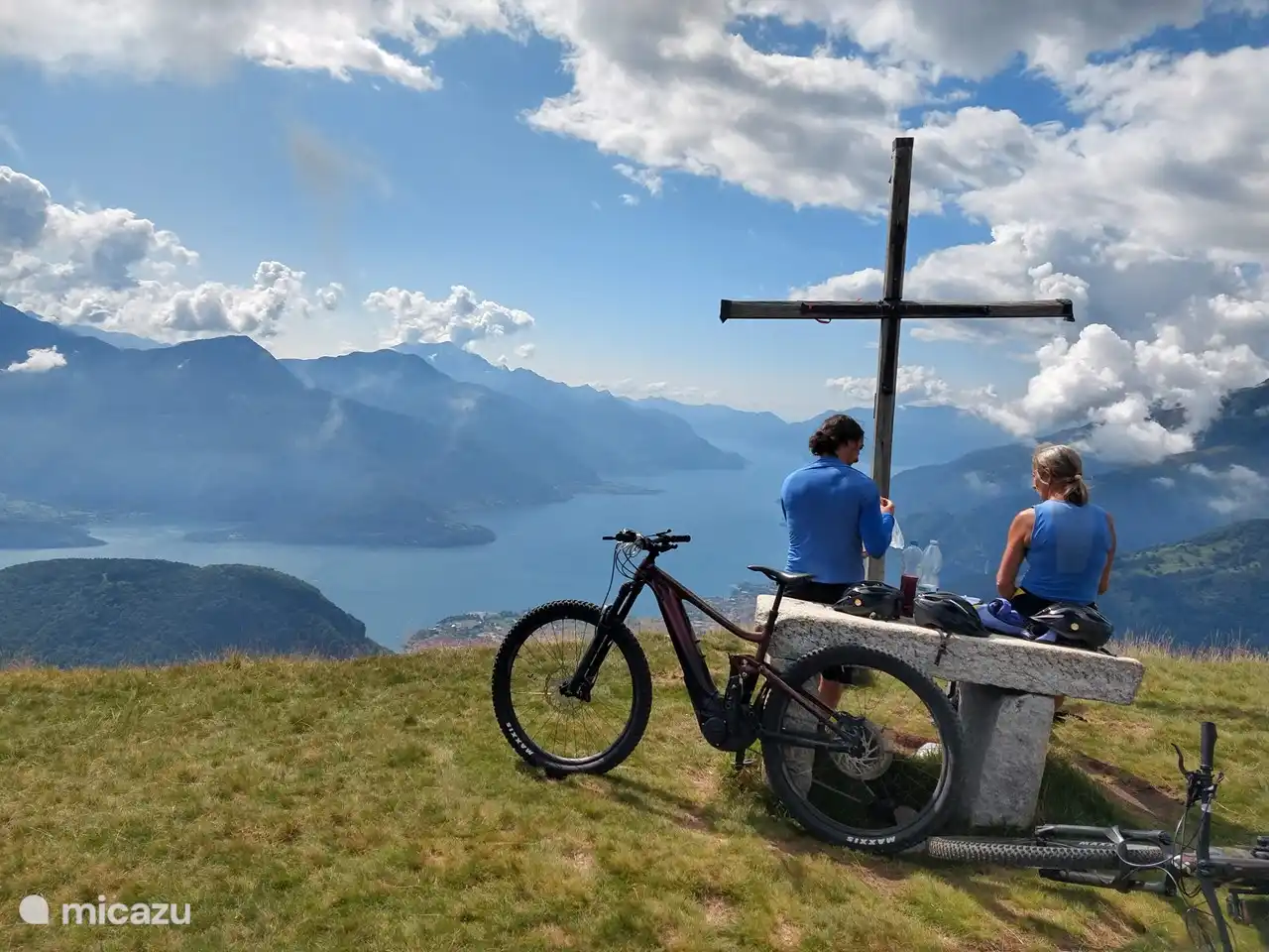 Bicicletas de montaña con E para alquilar en Dongo