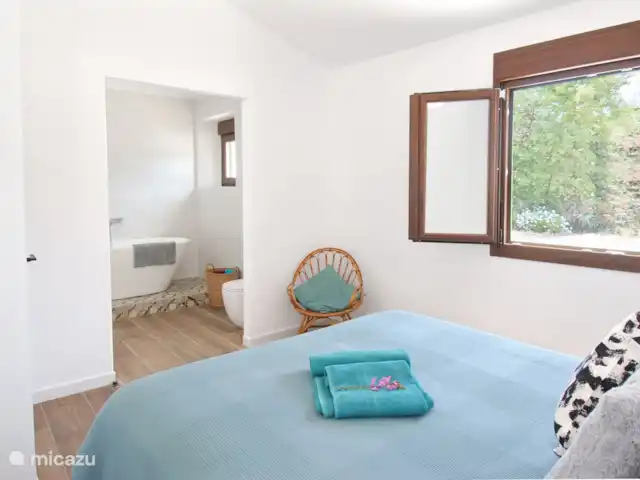 Casa Maria huren in Spanje, Costa del Sol, Comares - vakantiehuis De master-slaapkamer met en-suite badkamer. Ik heb geprobeerd om een intieme en gezellige sfeer te creëren.