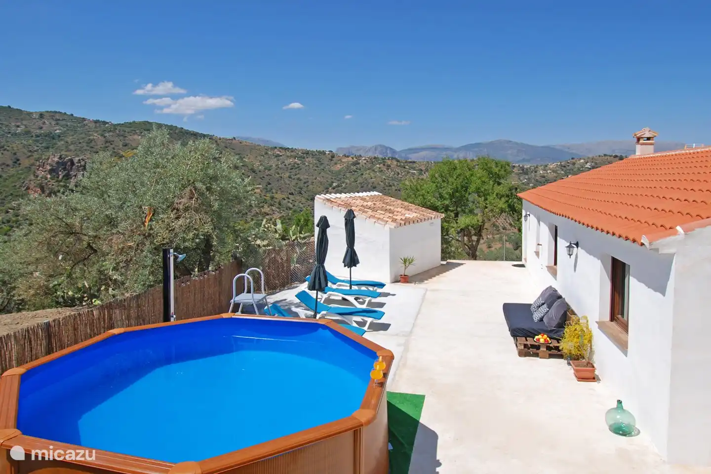 De mooie Sierra tejedan in de achtergrond. 