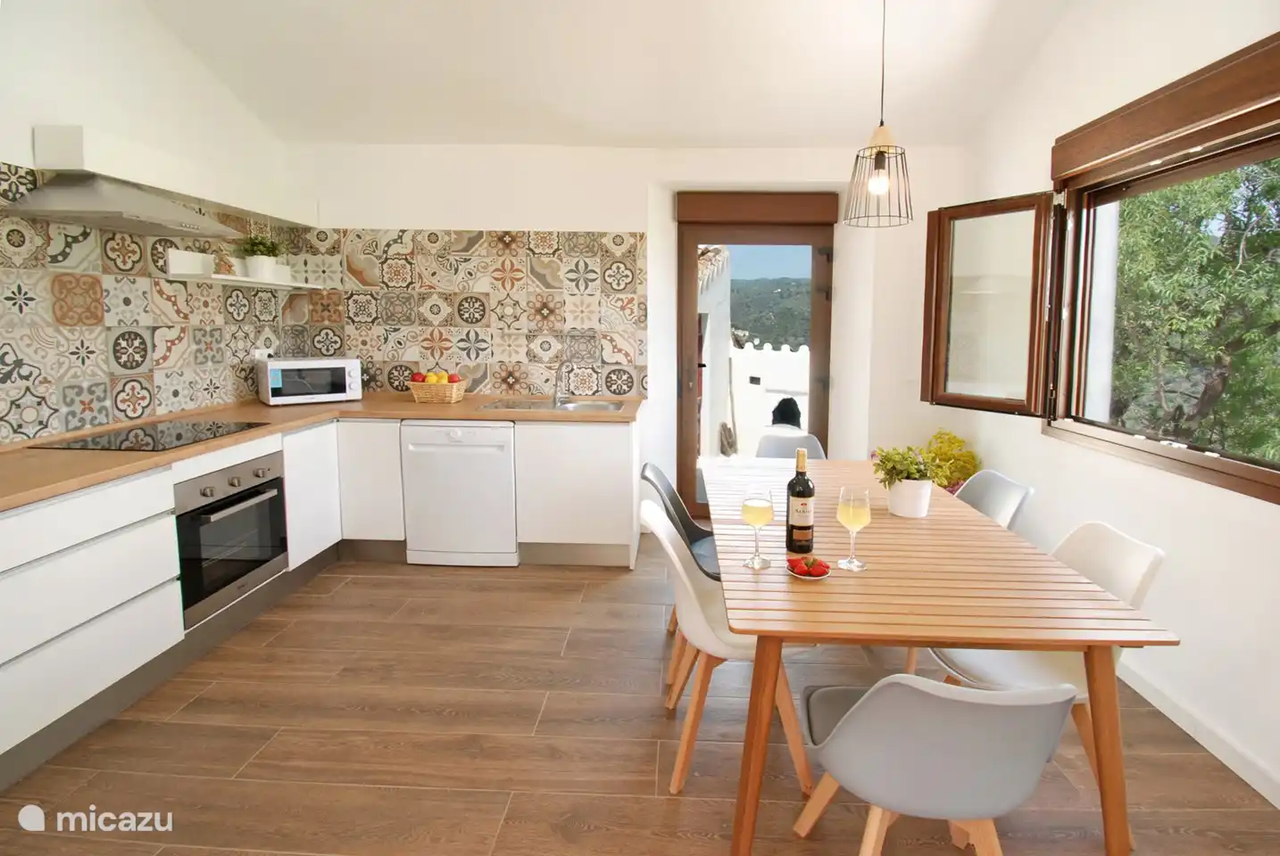 Koken met zicht op de prachtige omgeving. Dát is geen straf hoor. 