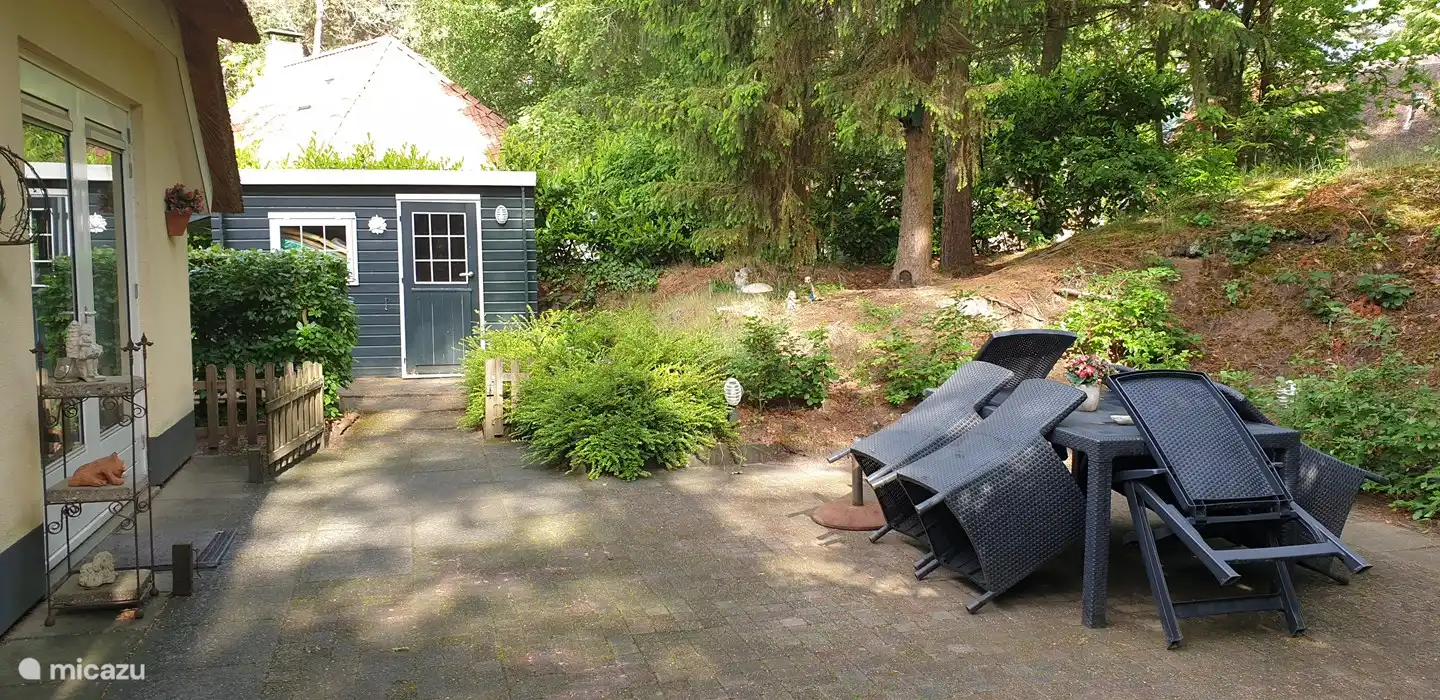 Dies ist ein Schuppen für unsere privaten Sachen.