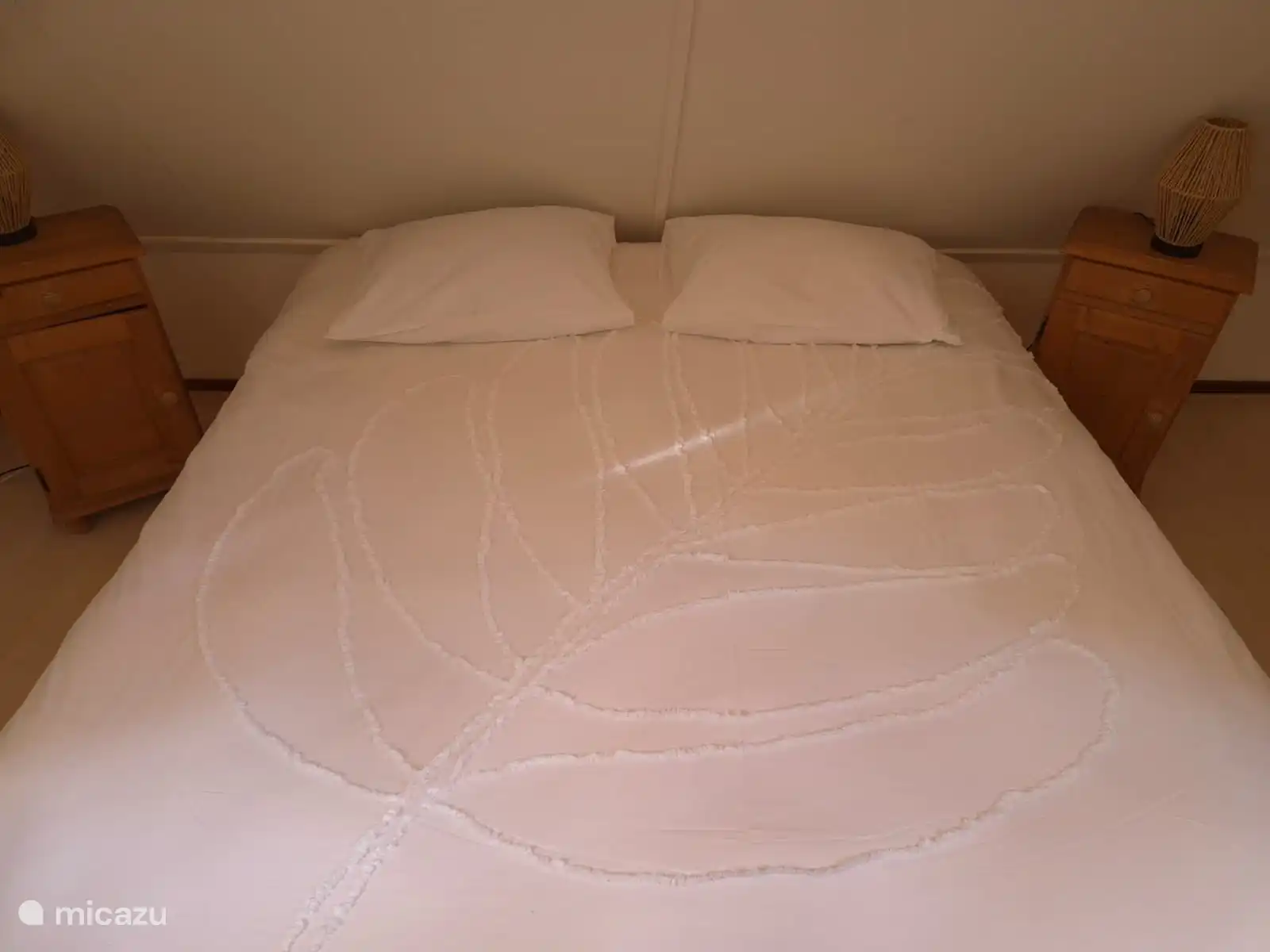 Schlafzimmer
Mit 3x 1-Personen-Betten darin.