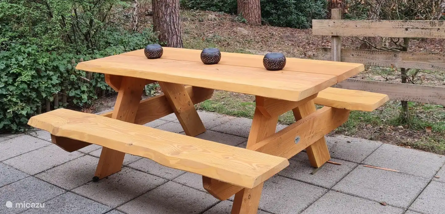 Neuer Picknicktisch