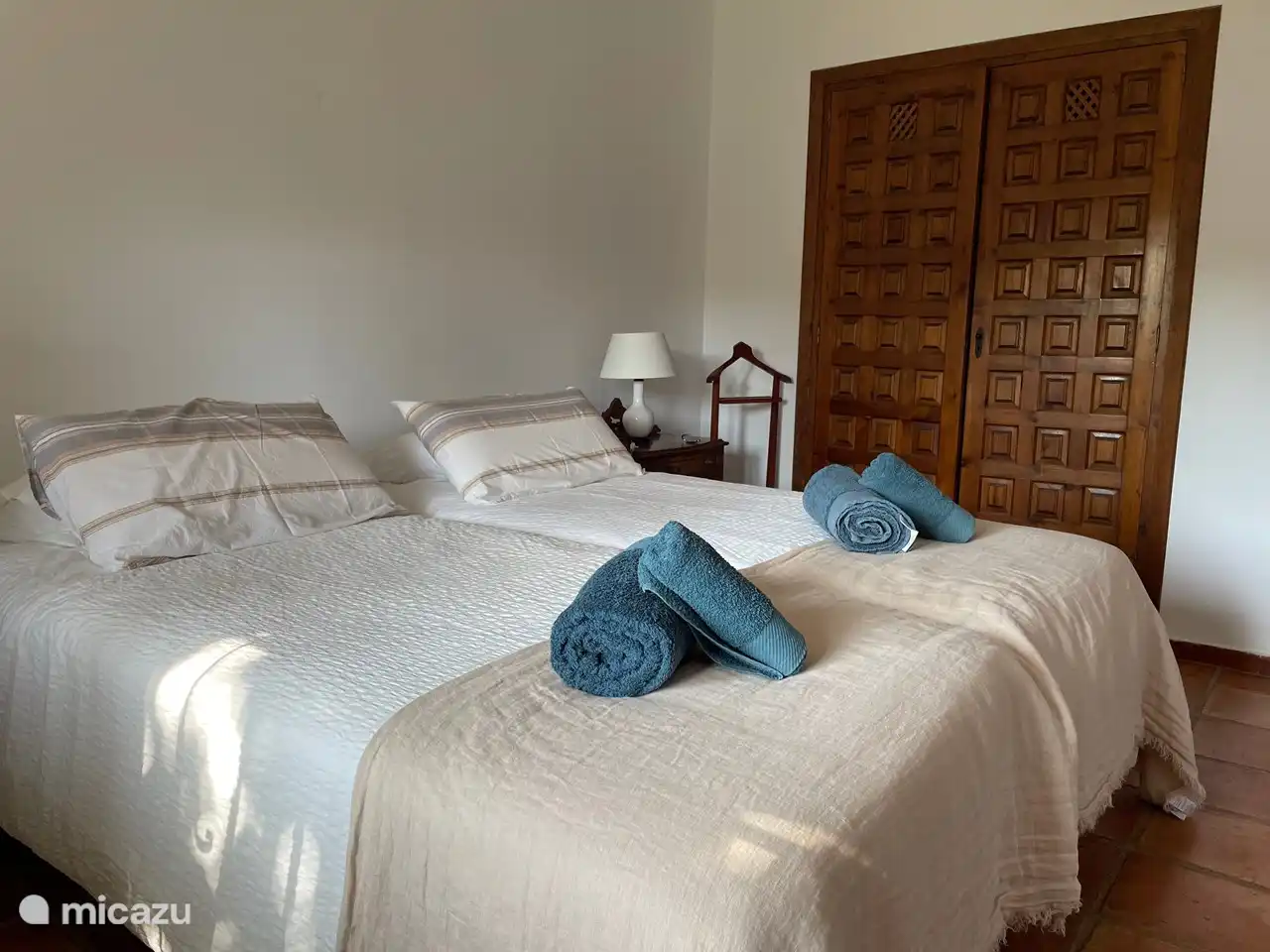 Chambre parentale (lit 2x 90x200)