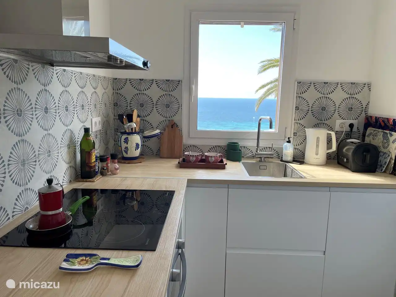 The kitchen was completely renovated in March 2023 and fully equipped. Nespresso machine, milk foamer, toaster, kettle, dishwasher, oven, new refrigerator and freezer, all pans and kitchen utensils available to cook yourself, as we love to do!