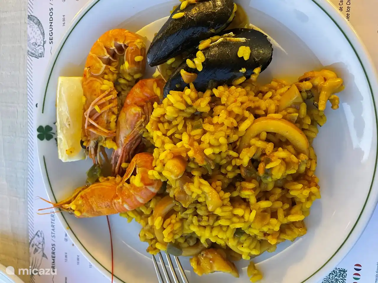 Cooking is done with love in Menorca. The paella is fresh and richly filled