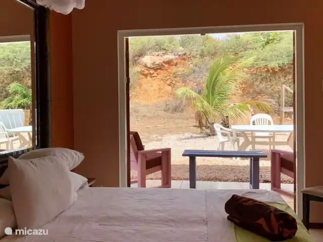 Appartement spacieux situé au centre | Curaçao, Banda Abou (ouest), Big Mountain - bungalow Vous disposez de deux chambres spacieuses avec climatisation et salle de bain privée. Il est possible de placer un lit d’appoint dans chacune des chambres