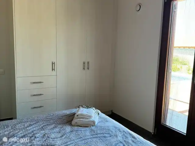 Villa Tichi | Grèce, Crète, Kyrianna - villa Beaucoup d’espace de rangement dans la chambre.