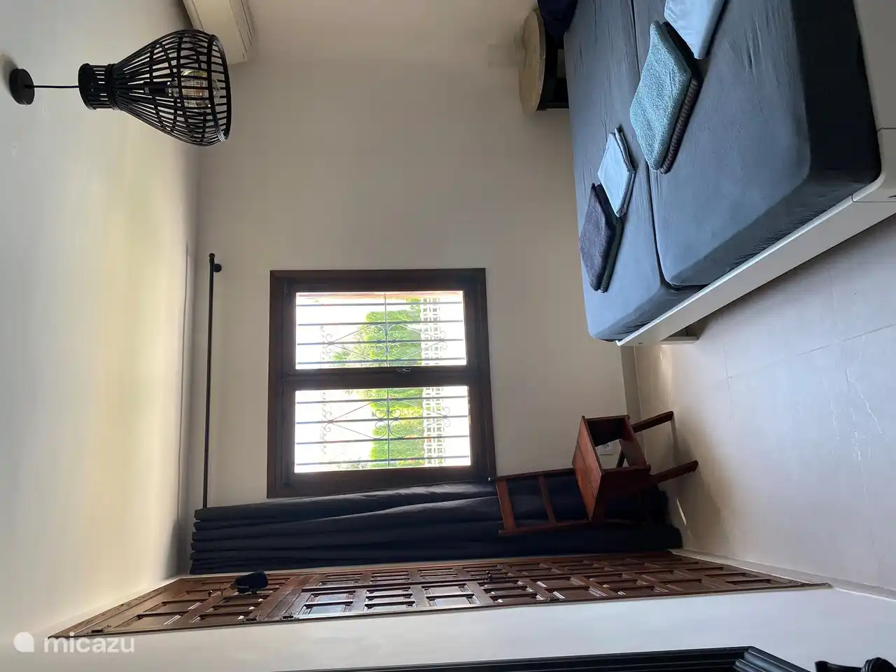 1er dormitorio, también llamado el dormitorio principal, por supuesto con aire acondicionado.