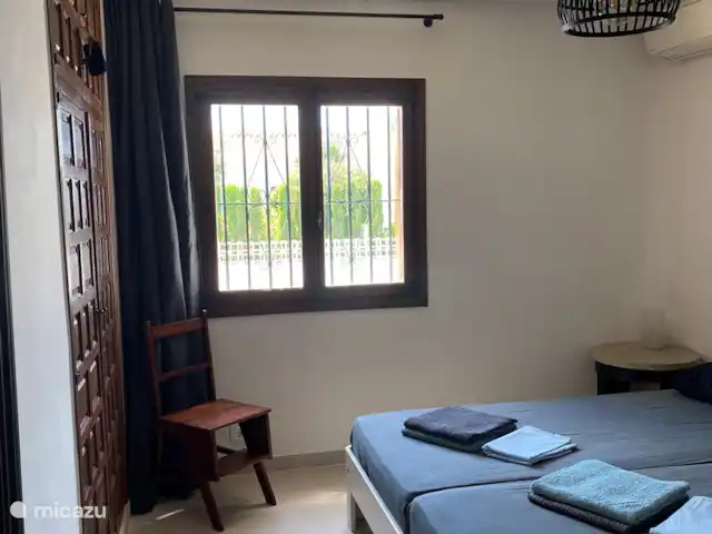 Finca Los Bastienos | Espagne, Costa Blanca, Dénia - villa 1ère chambre, aussi appelée « la chambre principale », bien sûr avec climatisation.
