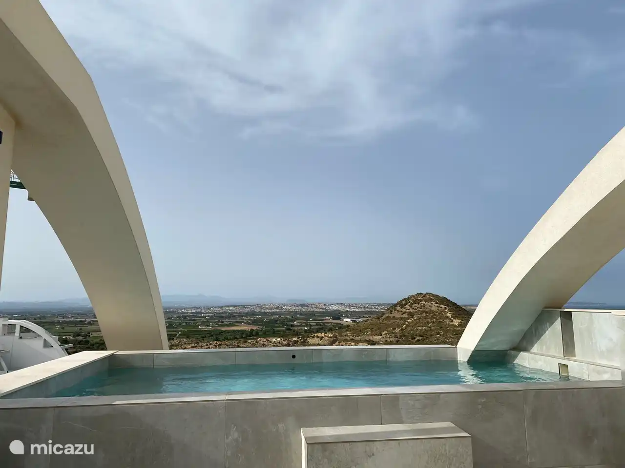 Schwimmbad auf dem Solarium