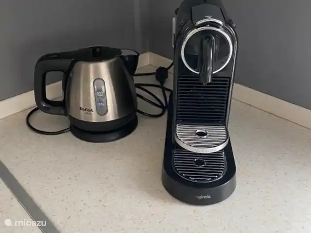 Rondeweibos en Países Bajos, Holanda Meridional, Rockanje - mobil home / caravana Hervidor de agua y cafetera Nespresso disponibles
