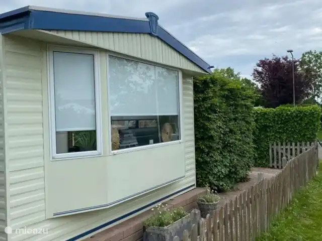 Rondeweibos en Países Bajos, Holanda Meridional, Rockanje - mobil home / caravana