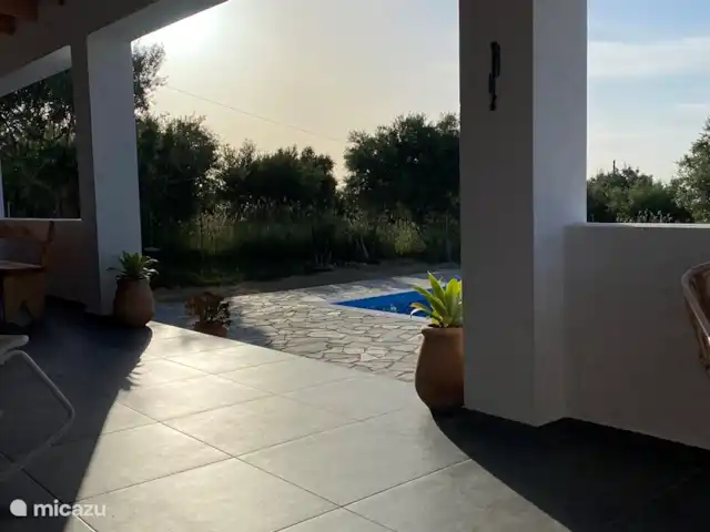 villa elias en Grecia, Peloponeso, Koroni - villa vista desde el porche