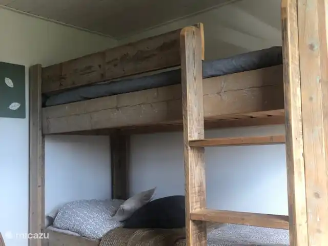 Haus am Berg huren in Duitsland, Sauerland, Diemelsee - vakantiehuis Stapelbed op de 1e verdieping, grenzend aan de 2-persoonskamer met tussendeur.