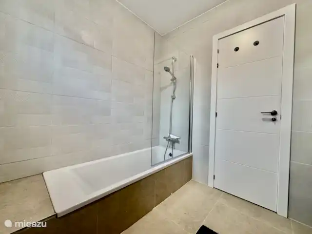 Villa Bidasoa - Luxe vakantievilla huren in Spanje, Costa Blanca, Moraira - villa familie badkamer met ligbad