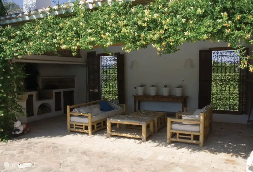 Gezellige lounge met BBQ