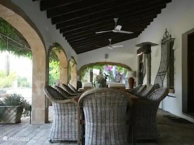 Las Golondrinas en España, Costa Blanca, Jávea - villa Veranda con mesa de comedor para los días cálidos
